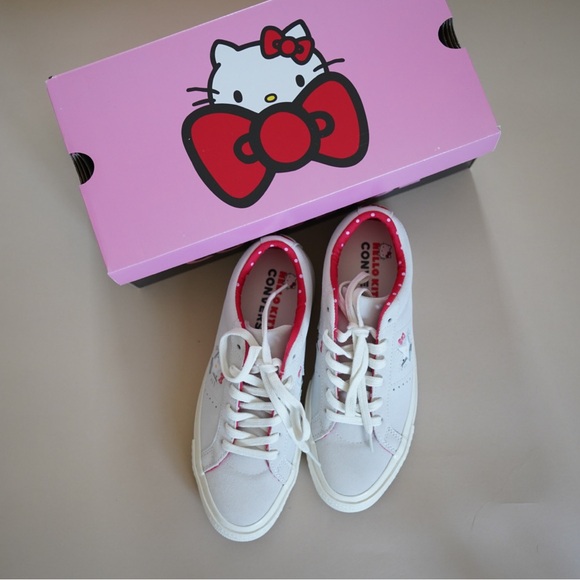 NEW! CONVERSE Hello Kitty x One Star Suede Low Top 'White' size 7 - Picture 2 of 7